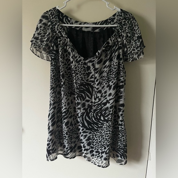 Fashion Bug Tops - Fashion Bug Black and White Patterned Blouse